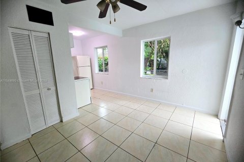 Commercial property in Miami, Florida 143.81 sq.m. № 1060757 - photo 27