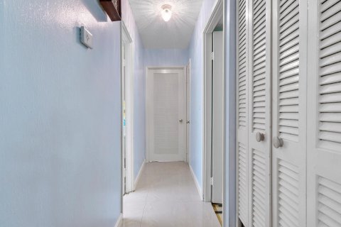 Condo in Miami, Florida, 2 bedrooms  № 1093327 - photo 29