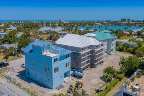 Townhouse in Hutchinson Island South, Florida 3 bedrooms, 253.53 sq.m. № 1056988 - photo 12