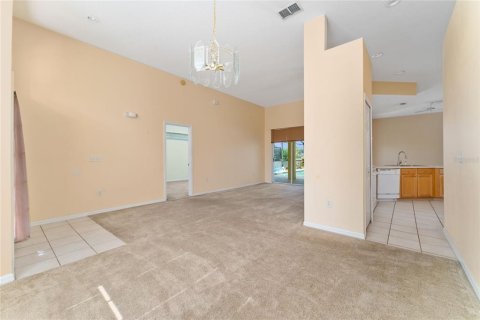 House in Davenport, Florida 4 bedrooms, 186.83 sq.m. № 1256645 - photo 12