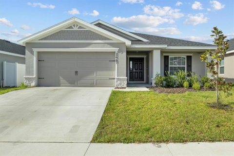 House in Davenport, Florida 4 bedrooms, 167.41 sq.m. № 1344811 - photo 1