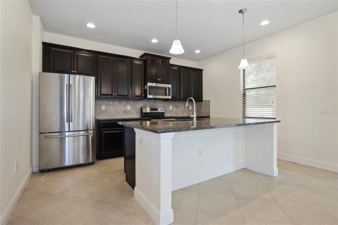 Casa en venta en Tampa, Florida, 4 dormitorios, 225.47 m2 № 1344812 - foto 3