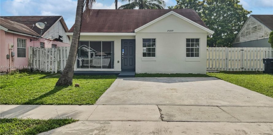 Villa ou maison à Miami Gardens, Floride 2 chambres, 97.55 m2 № 1328587