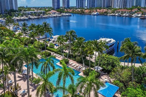 Condominio en venta en Aventura, Florida, 2 dormitorios, 110.27 m2 № 1328588 - foto 2