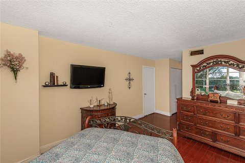 Condo in Pembroke Pines, Florida, 2 bedrooms  № 1045551 - photo 8