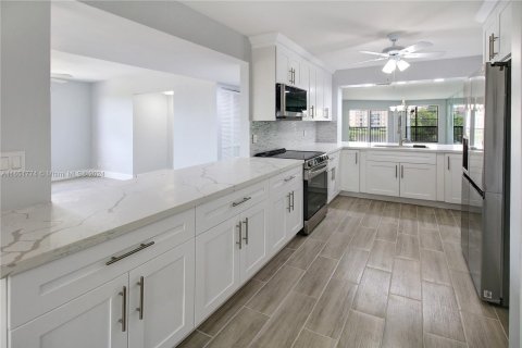 Copropriété à vendre à Tamarac, Floride: 2 chambres, 164.62 m2 № 1345145 - photo 16