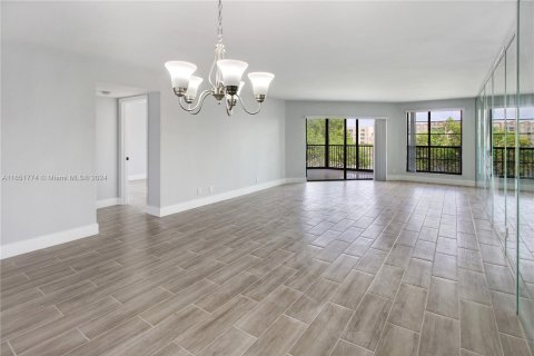 Condominio en venta en Tamarac, Florida, 2 dormitorios, 164.62 m2 № 1345145 - foto 9