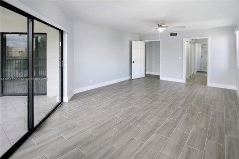 Copropriété à vendre à Tamarac, Floride: 2 chambres, 164.62 m2 № 1345145 - photo 21