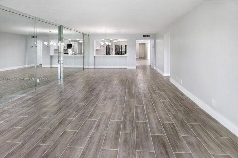 Copropriété à vendre à Tamarac, Floride: 2 chambres, 164.62 m2 № 1345145 - photo 12