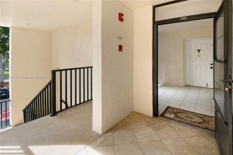 Copropriété à vendre à Tamarac, Floride: 2 chambres, 164.62 m2 № 1345145 - photo 2