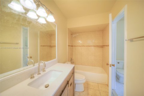 Touwnhouse à louer à Miramar, Floride: 2 chambres, 92.9 m2 № 1345104 - photo 13