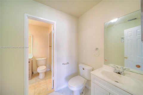 Touwnhouse à louer à Miramar, Floride: 2 chambres, 92.9 m2 № 1345104 - photo 10