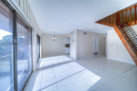 Touwnhouse à louer à Miramar, Floride: 2 chambres, 92.9 m2 № 1345104 - photo 5