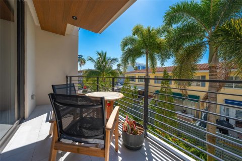 Condominio en venta en Fort Lauderdale, Florida, 3 dormitorios, 220.36 m2 № 1076843 - foto 12