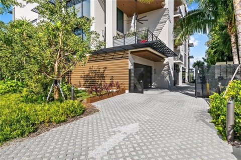 Condominio en venta en Fort Lauderdale, Florida, 3 dormitorios, 220.36 m2 № 1076843 - foto 23