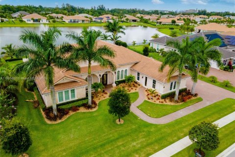 Villa ou maison à vendre à Davie, Floride: 4 chambres, 457.17 m2 № 1216481 - photo 2