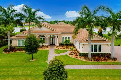 Villa ou maison à vendre à Davie, Floride: 4 chambres, 457.17 m2 № 1216481 - photo 1