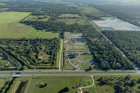 Propiedad comercial en venta en Clewiston, Florida № 1398174 - foto 21