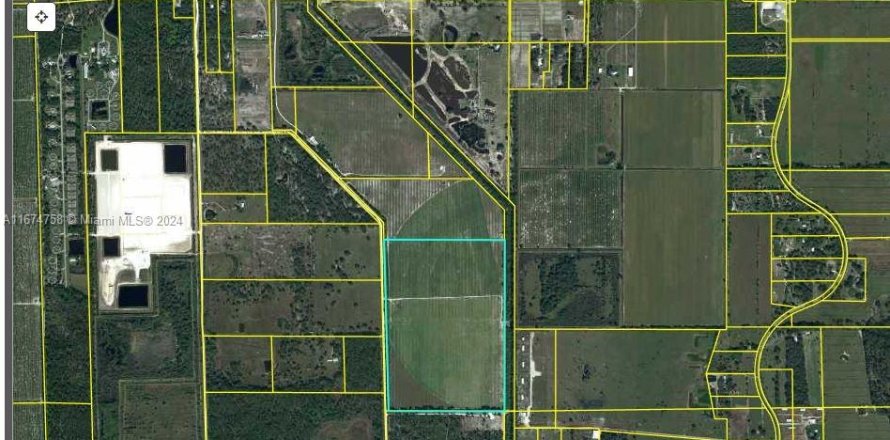 Commercial property in Clewiston, Florida № 1398174