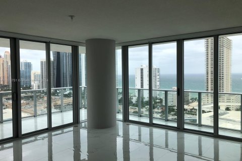 Condo in Sunny Isles Beach, Florida, 3 bedrooms  № 1398173 - photo 16