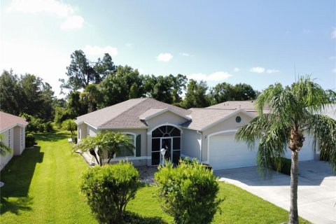 House in North Port, Florida 3 bedrooms, 142.23 sq.m. № 1255599 - photo 3