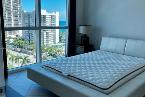 Condominio en venta en Hallandale Beach, Florida, 1 dormitorio, 81.29 m2 № 1325538 - foto 14