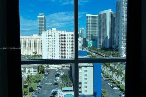 Condominio en venta en Hallandale Beach, Florida, 1 dormitorio, 81.29 m2 № 1325538 - foto 16