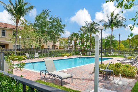 Touwnhouse à vendre à West Palm Beach, Floride: 4 chambres, 161.37 m2 № 1068045 - photo 1
