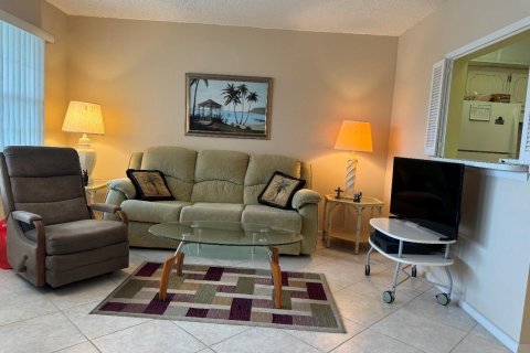 Condo in Deerfield Beach, Florida, 1 bedroom  № 1051294 - photo 12