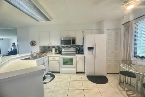 Copropriété à vendre à Pompano Beach, Floride: 2 chambres, 124.49 m2 № 1051335 - photo 8