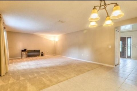 Casa en venta en Deltona, Florida, 5 dormitorios, 270.25 m2 № 1064031 - foto 11