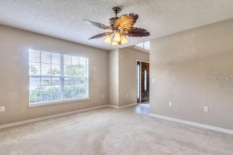 Casa en venta en Deltona, Florida, 5 dormitorios, 270.25 m2 № 1064031 - foto 13