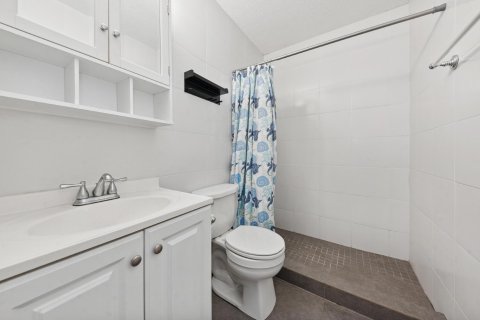 Condo in Fort Lauderdale, Florida, 1 bedroom  № 1080686 - photo 2