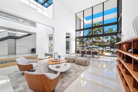 Villa ou maison à vendre à Hallandale Beach, Floride: 6 chambres, 538.18 m2 № 1021532 - photo 22
