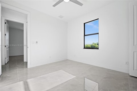 Casa en venta en Cape Coral, Florida, 3 dormitorios, 180.23 m2 № 1076110 - foto 28