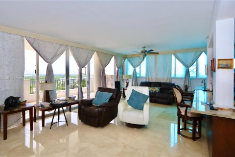 Condominio en venta en Miami Beach, Florida, 2 dormitorios, 122.63 m2 № 1073113 - foto 12