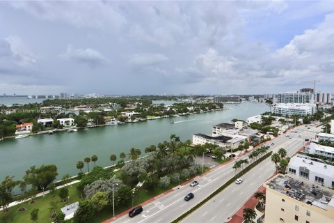 Condominio en venta en Miami Beach, Florida, 2 dormitorios, 122.63 m2 № 1073113 - foto 25