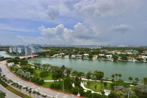Condominio en venta en Miami Beach, Florida, 2 dormitorios, 122.63 m2 № 1073113 - foto 2