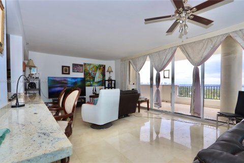 Купить кондоминиум в Майами-Бич, Флорида 2 спальни, 122.63м2, № 1073113 - фото 10