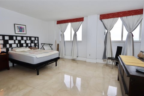 Condominio en venta en Miami Beach, Florida, 2 dormitorios, 122.63 m2 № 1073113 - foto 14