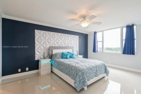 Copropriété à vendre à Hollywood, Floride: 2 chambres, 105.17 m2 № 1282821 - photo 26