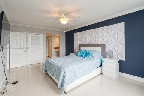 Copropriété à vendre à Hollywood, Floride: 2 chambres, 105.17 m2 № 1282821 - photo 28