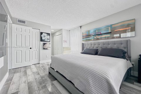 Condominio en venta en Sunrise, Florida, 1 dormitorio, 69.12 m2 № 1037527 - foto 10