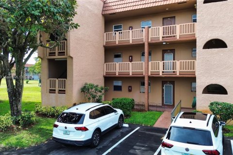 Condominio en venta en Sunrise, Florida, 1 dormitorio, 69.12 m2 № 1037527 - foto 1