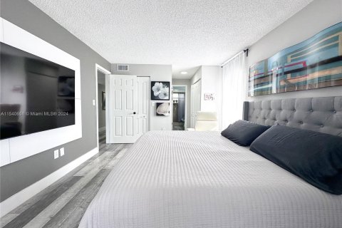 Condominio en venta en Sunrise, Florida, 1 dormitorio, 69.12 m2 № 1037527 - foto 17