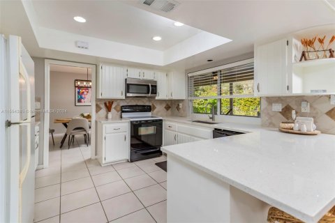 Casa en venta en Coral Springs, Florida, 4 dormitorios, 191.94 m2 № 1076530 - foto 14