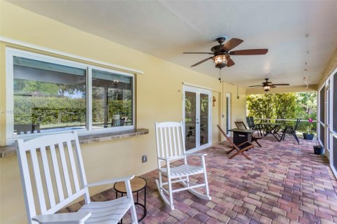 Villa ou maison à vendre à Coral Springs, Floride: 4 chambres, 191.94 m2 № 1076530 - photo 25