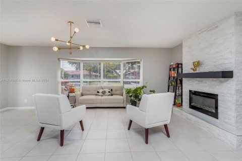 Villa ou maison à vendre à Coral Springs, Floride: 4 chambres, 191.94 m2 № 1076530 - photo 5