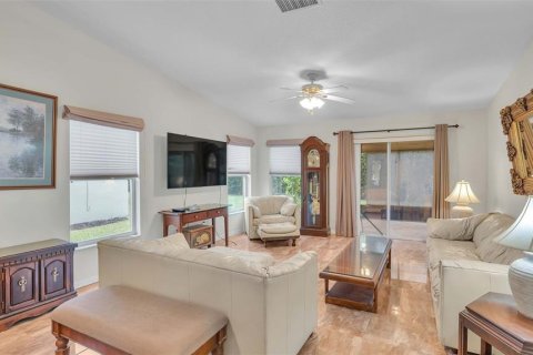 Villa ou maison à vendre à Kissimmee, Floride: 2 chambres, 115.2 m2 № 1247179 - photo 12