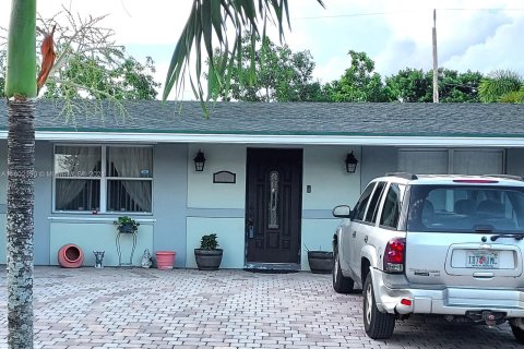 House in Palm Springs, Florida 3 bedrooms, 166.3 sq.m. № 1225000 - photo 6